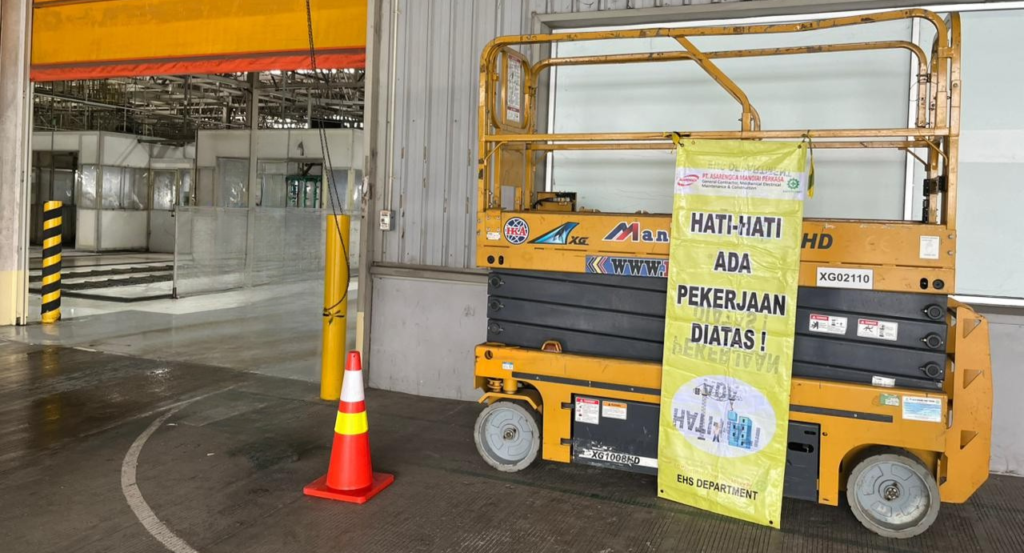 Unit Scissor Lift Manlift 8-16 meter layanan cepat HELIFT