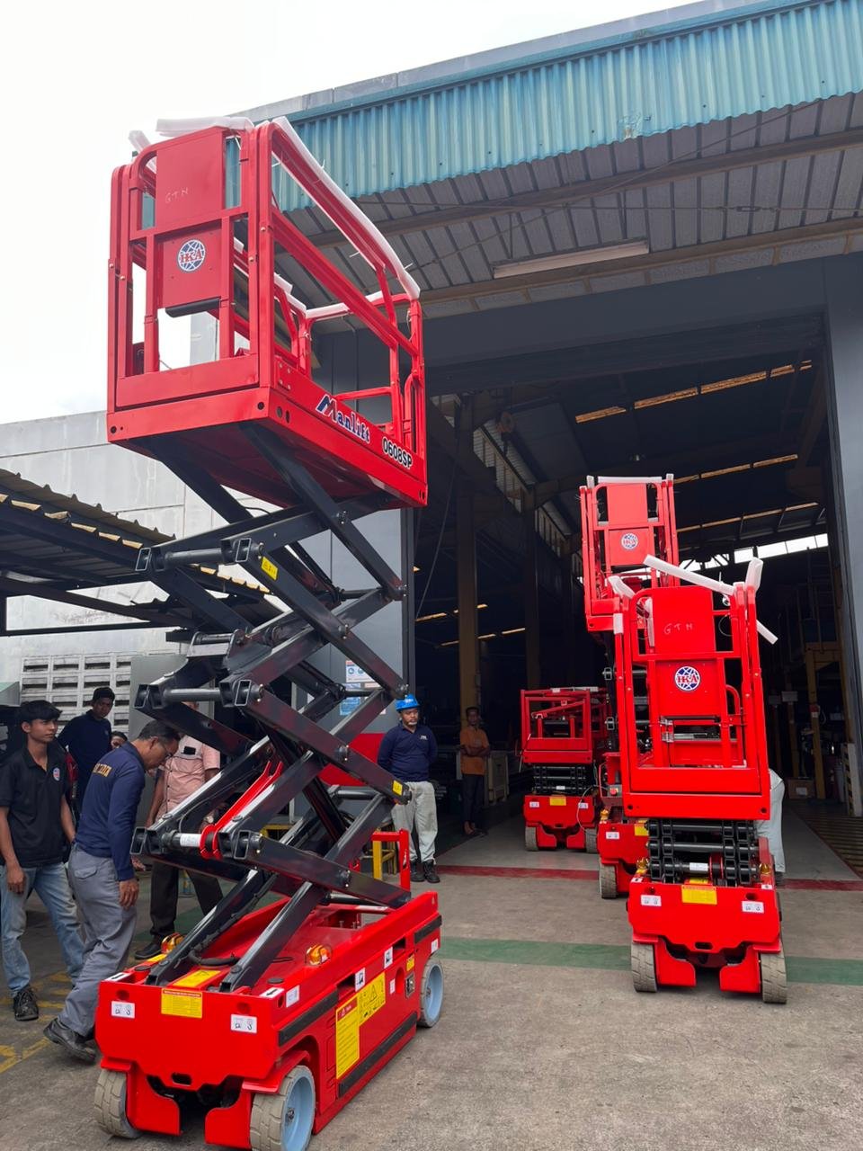Sewa Scissor Lift Semarang 8 sampai 16 Meter Mingguan whatsapp image 2026 02 10 at 14.25.49