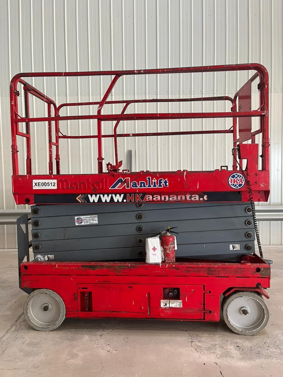 Sewa Scissor Lift HS0607H 8 Meter Bekasi scissor lift 8 meter brand manlift by