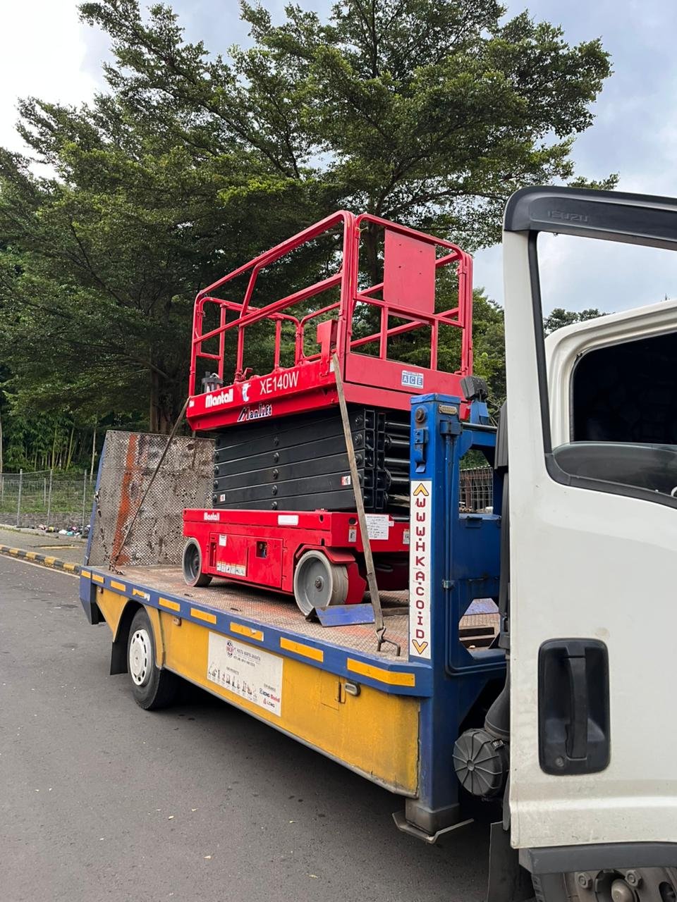 Rental Scissor Lift 8 Meter Cikande (HS0812H ) sewa rental Scissor lift by manlift indonesia