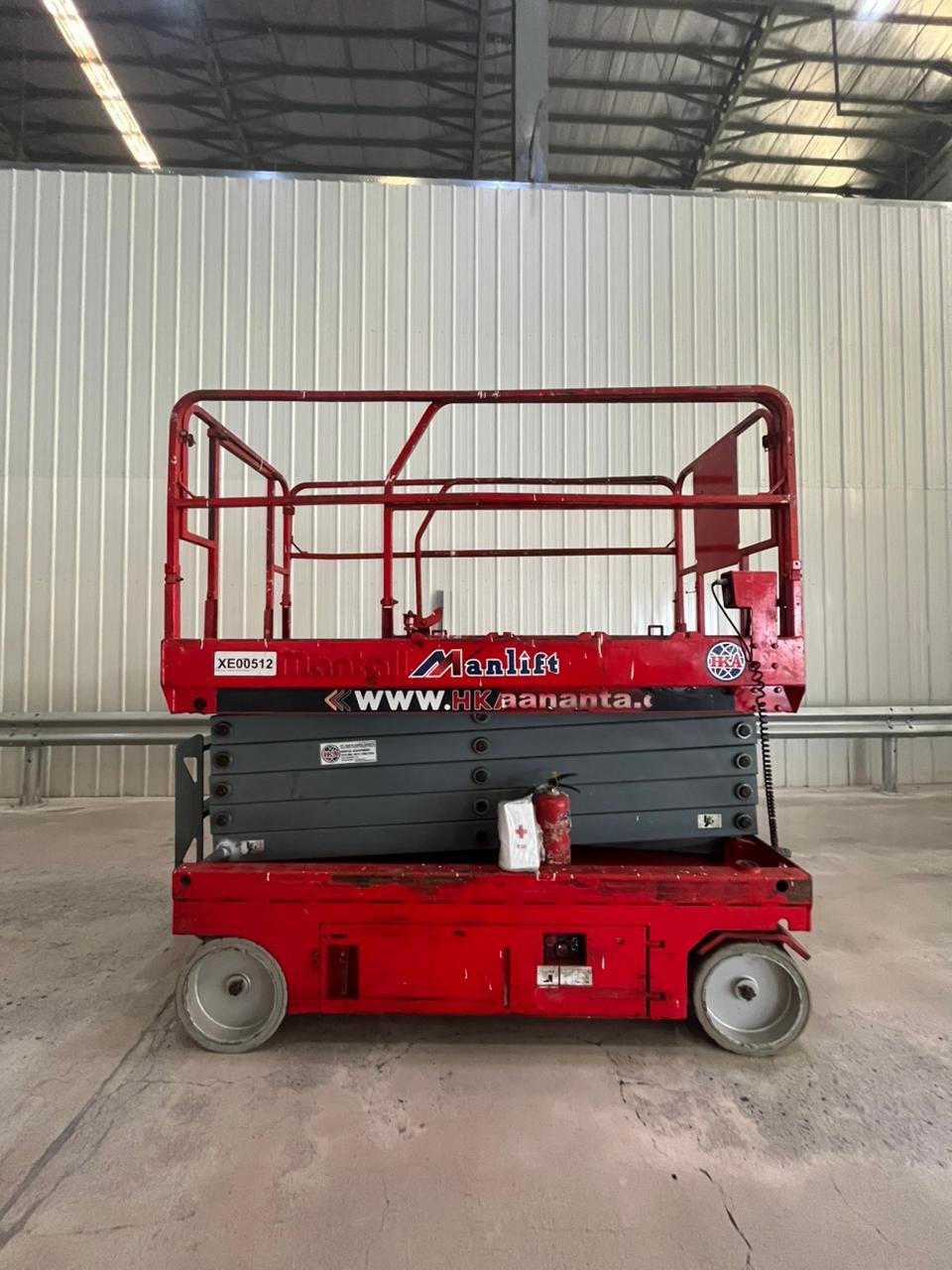 Rental Scissor Lift HS0608H 8 Meter Karawang penyedia Scissor lift unit helift brand manlft